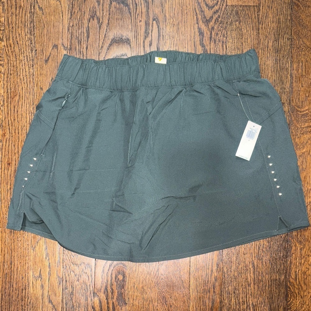 130. Old Navy Dark Green Women's Skort NWT Size Small - Picture 3 of 4